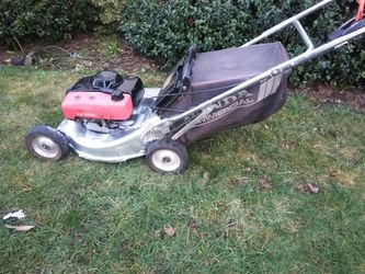 Honda hydrostatic self propel with bag
