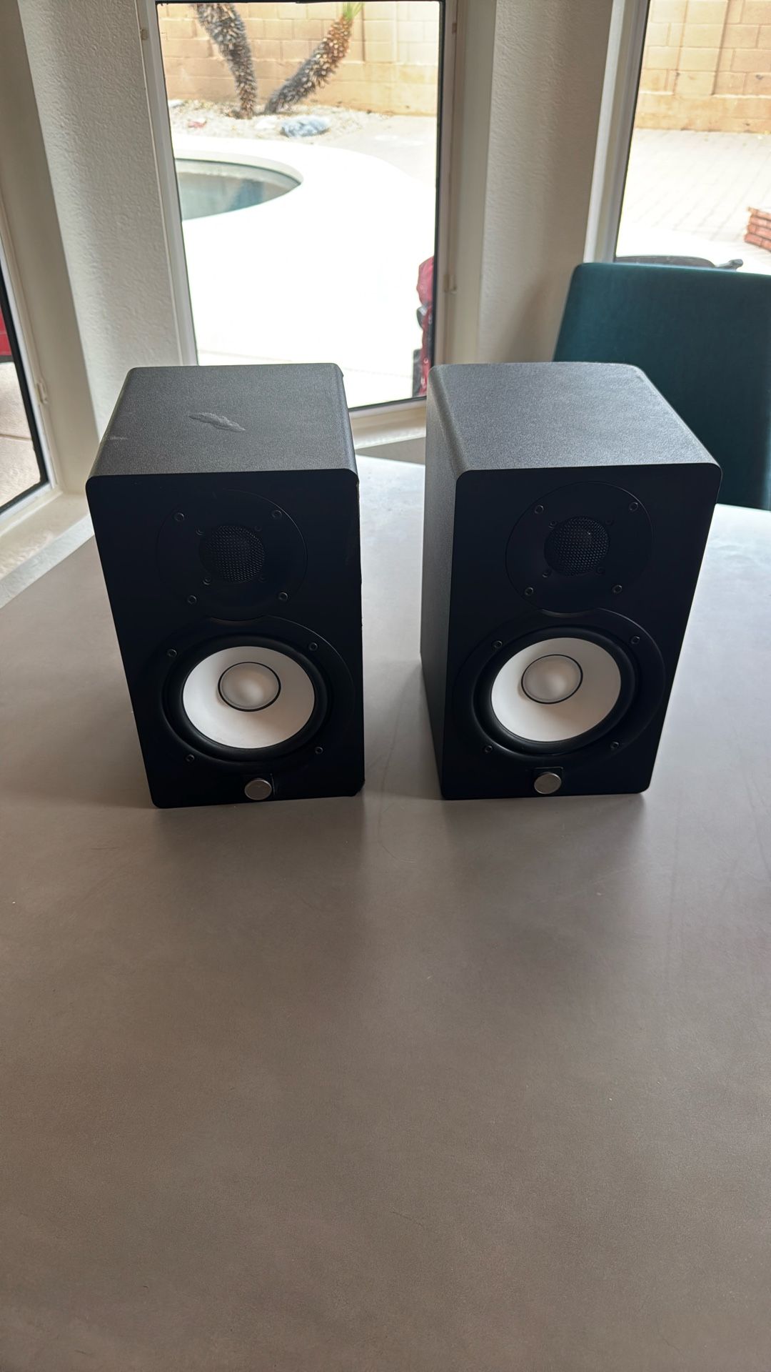 Yamaha HS5 Powered Monitor Speaker Pair