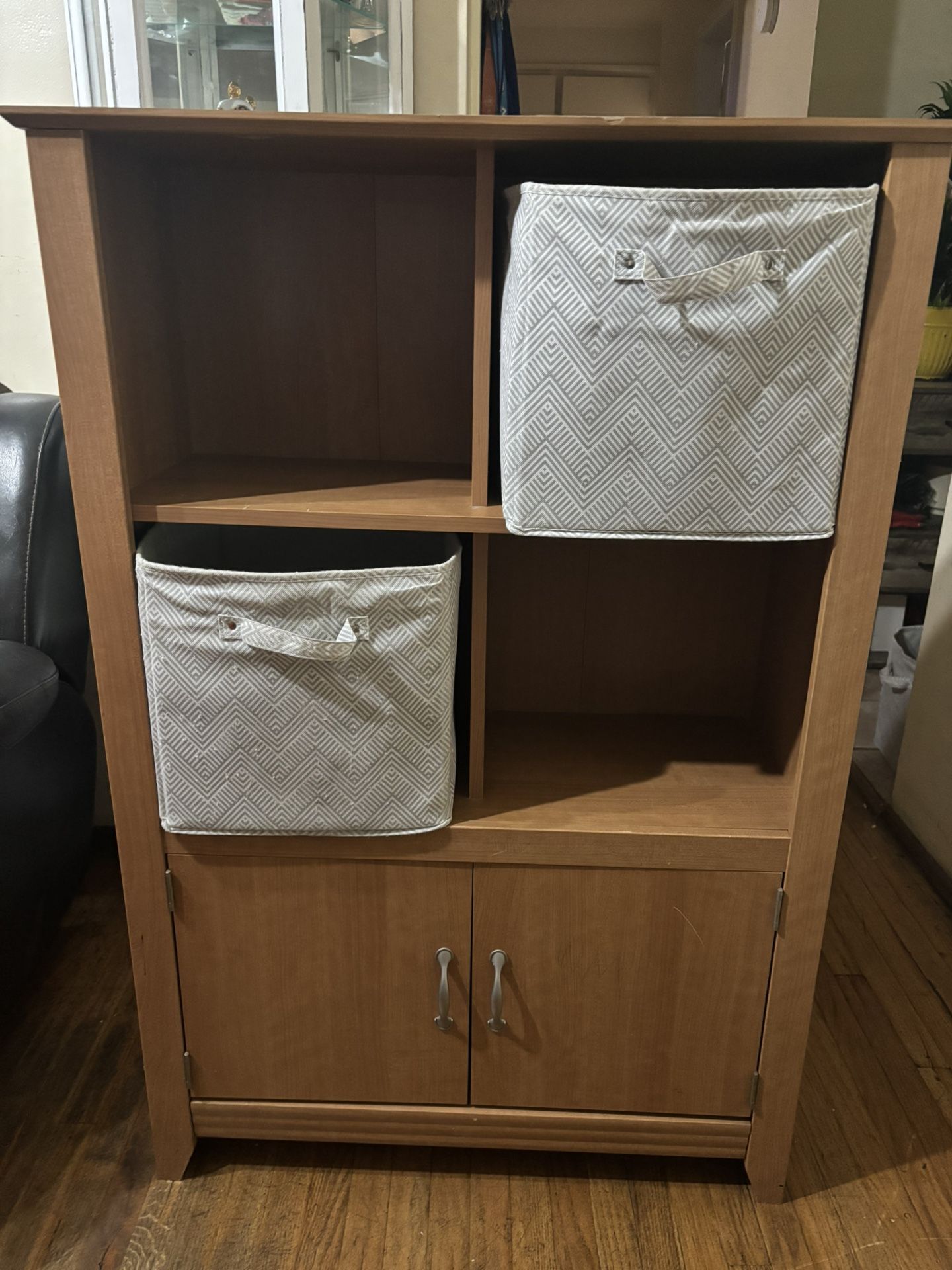 Good Quality Wood (Cubbies Not Including)