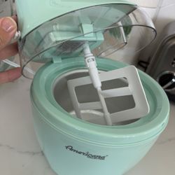 Americana 1.5 Qt Ice cream Maker