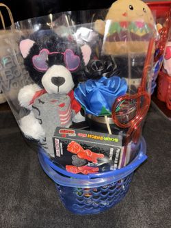 VALENTINES DAY BASKETS