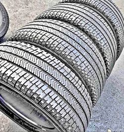 275/65/18 Michelin 🌟🌟 Vendo un set de llantas con 80% de vida las 4 🌟🌟🤩