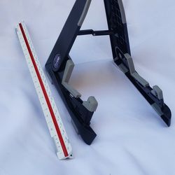 GUITAR STAND $10