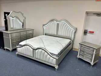 Bedroom Set 4 pieces silver platinum led lights bed dresser mirror and Nightstand