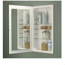 Bathroom medicine cabinet