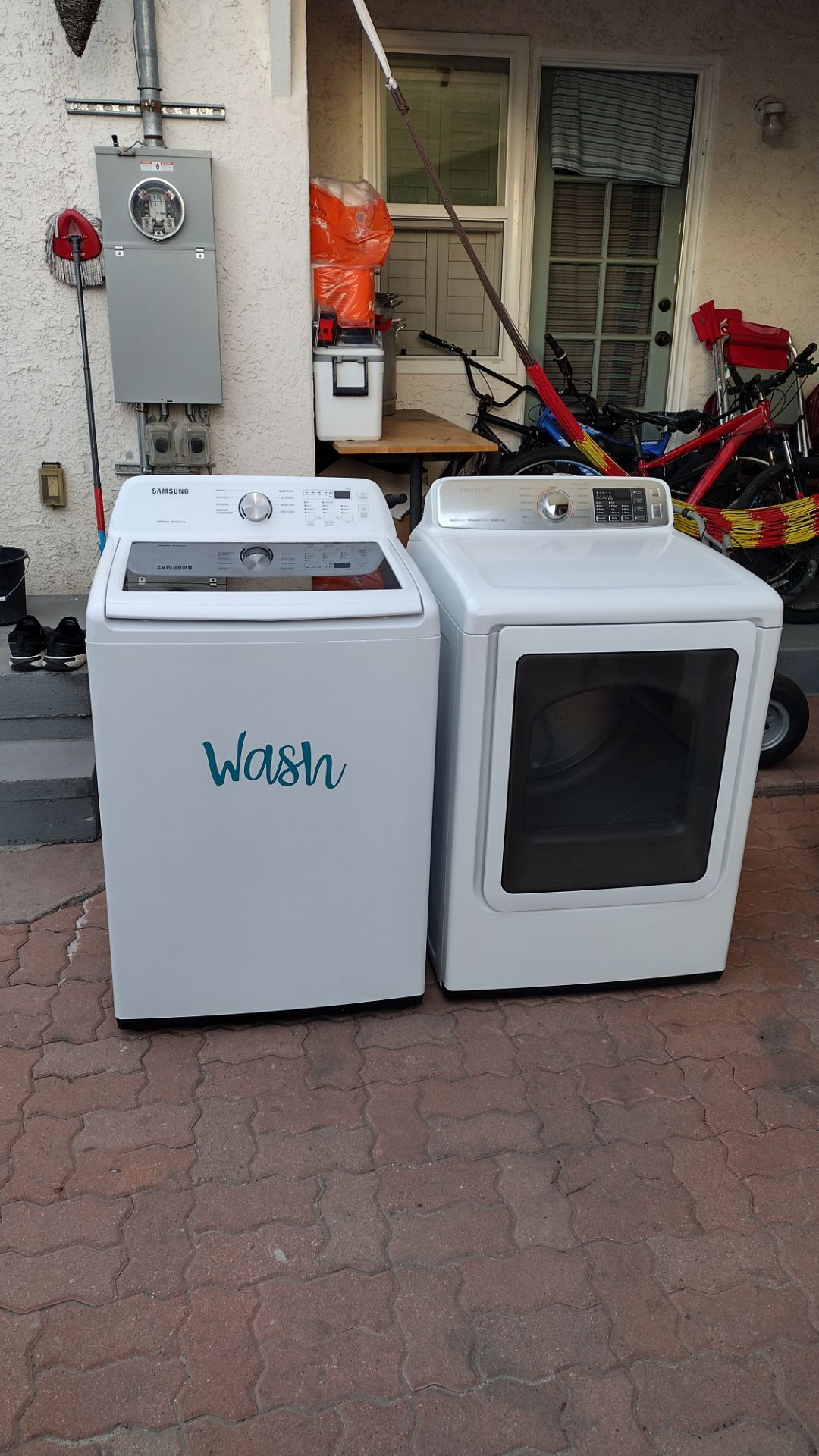 Washer and gas dryer