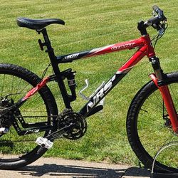 GIANT NRS 2 XTC FULL SUSPENSION MOUNTAIN BIKE - MEDIUM FRAME - DISC BRAKES - 3@9 - DEORE COMPONENTS