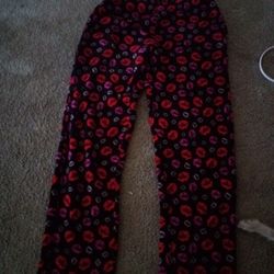LIPS 💋 PJS PANTS ( SMALL )