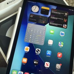 iPad Air 5th Gen (64GB) + Apple Pencil - Mint Condition 