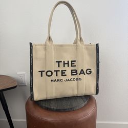Marc Jacobs the tote bag large size