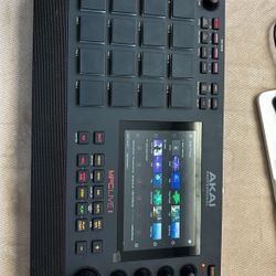 Akai MPC Live II (PORTABLE)