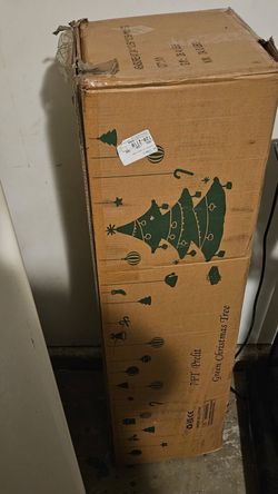 7ft Pre-lit Christmas Tree