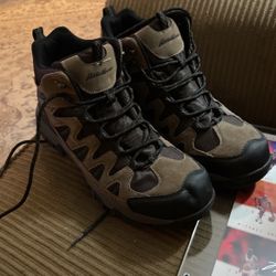 EDDIE BAUER HIKING HIGH TOP BOOTS NEW 