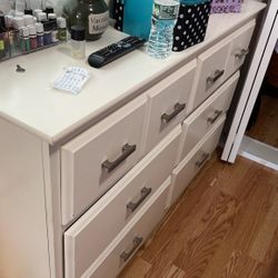 White Dresser Excellent Condition