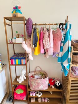 Open clothing decorative rack