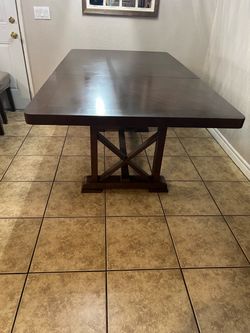 Dining Table like New