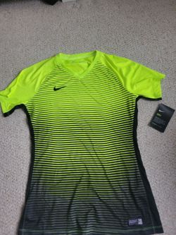 New Women's Nike Gym  Neon Yellow Tee S