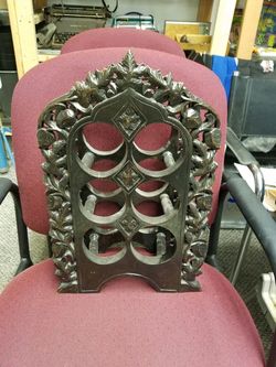 Ornate carved wood 6 bottle wine rack