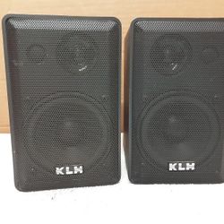 Pair Of KLH Bookshelf  Speakers With  Mounts