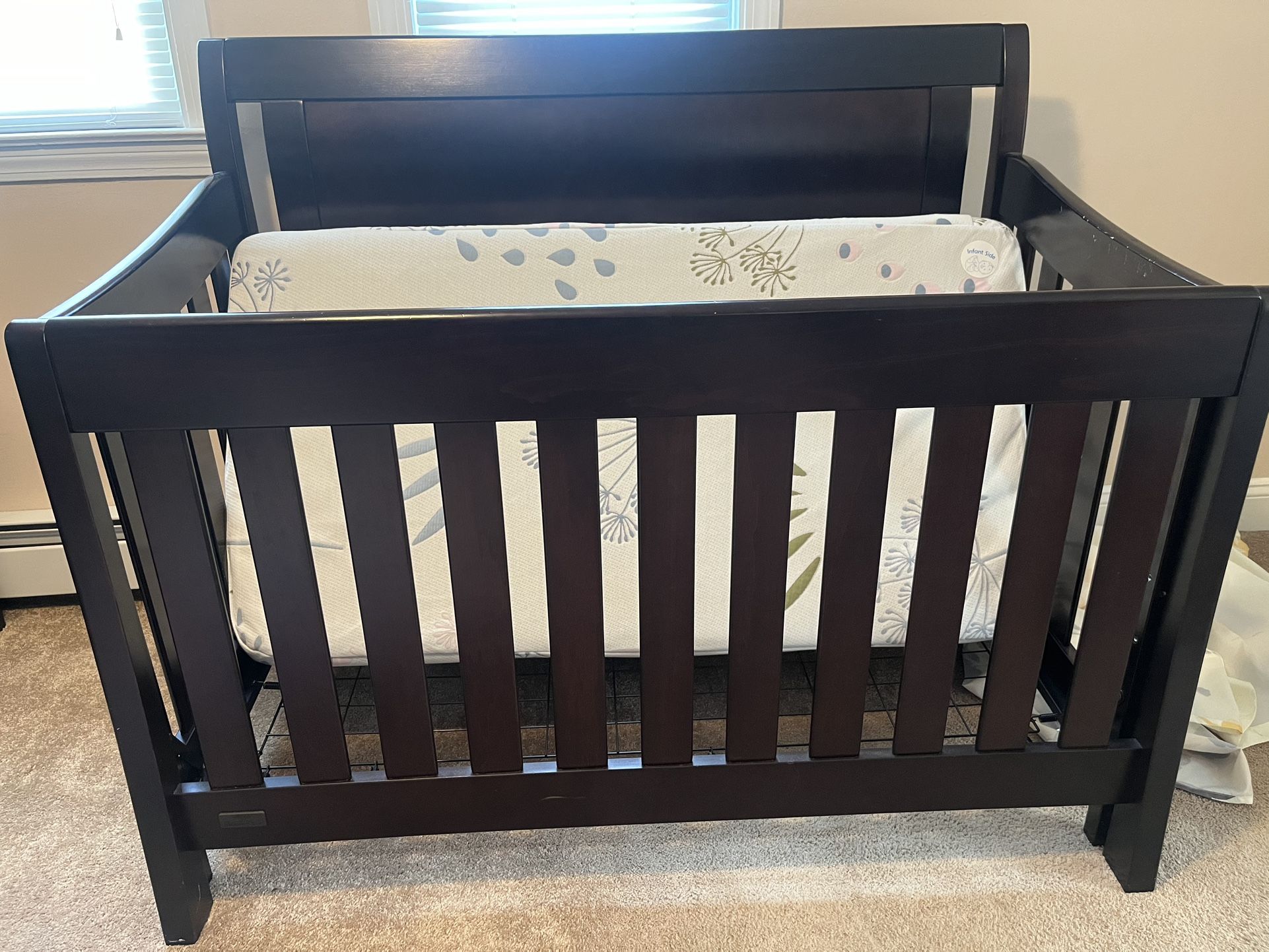 Simmons Madisson Convertible Crib With Mattress