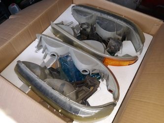 2004 Chevy Suburban Headlights
