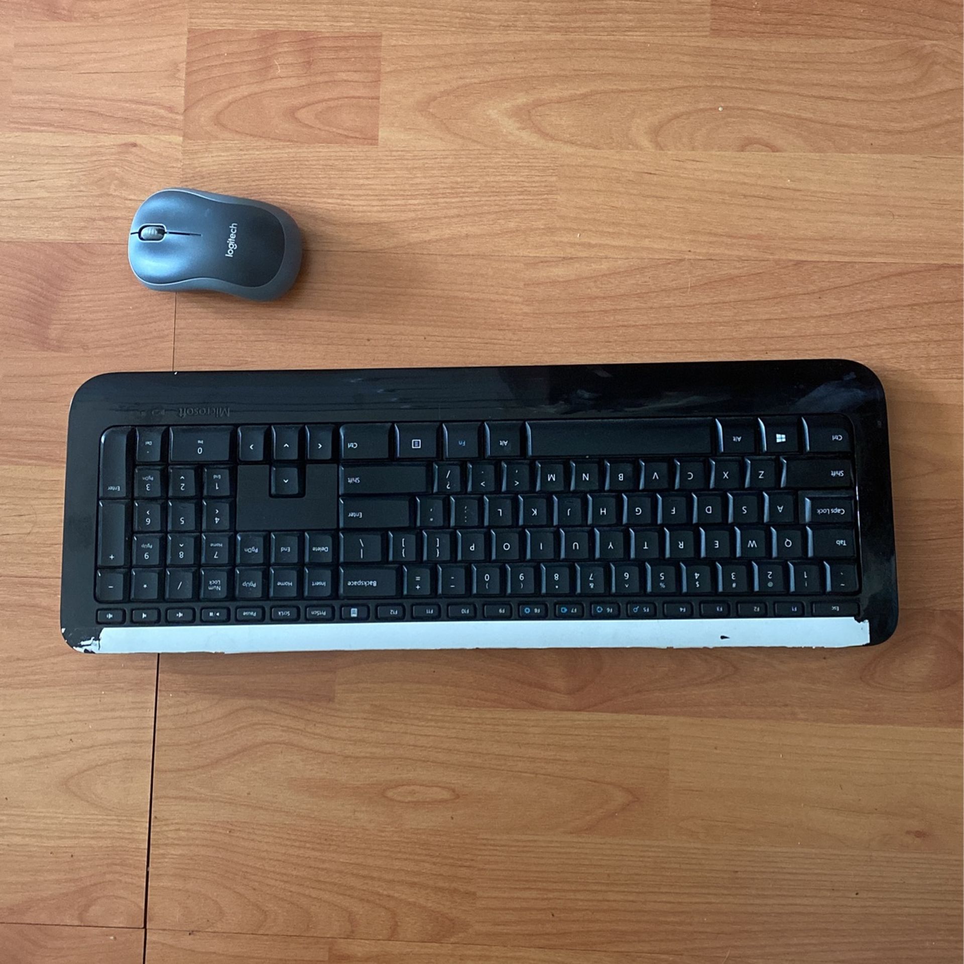 Wireless keyboard + Mouse