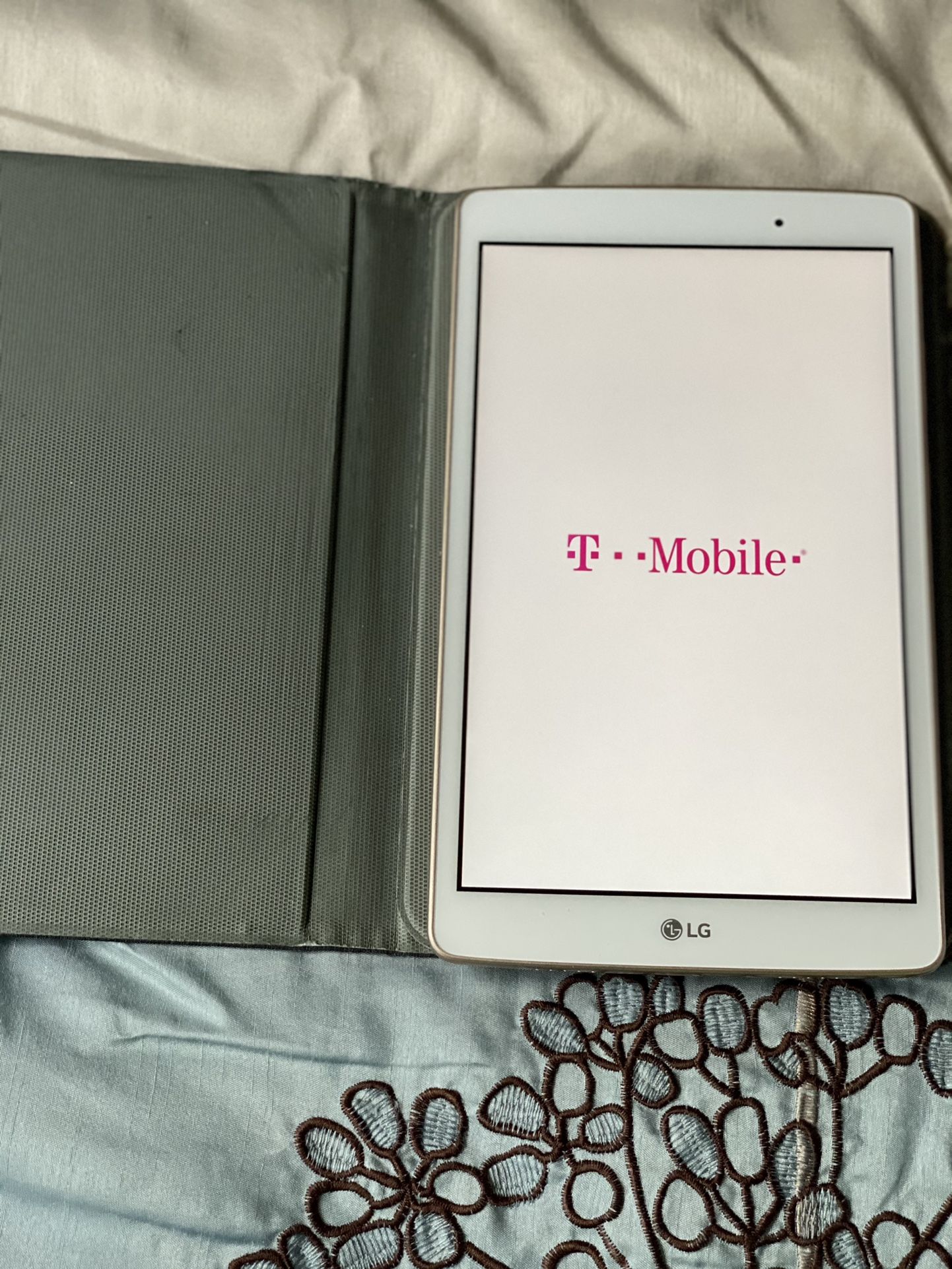 LG V521 Android Tablet
