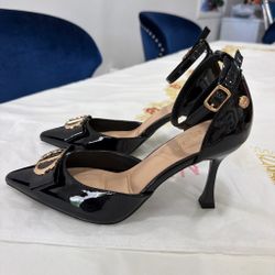 Black Patent Leather Pointed-Toe Heels