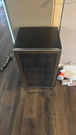 Mini beverage / Wine Fridge
