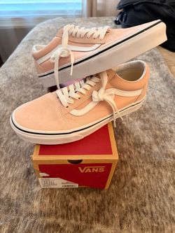 Women’s Vans SZ 9