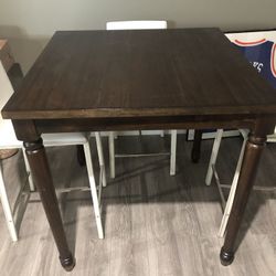 Bar Table (and 4 free bar stools)