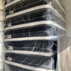 🌟✨Mattress Pillow Top All Sizes ✨🌟 ☑️ 12” inches tall 🟦All sizes 🛏💤 🟩Same day delivery available🚛 🟠Queen sizes 🟡Full sizes 🟢Twin sizes 🔵