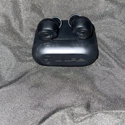 JLB WIRELESS EARBUDS WITH CHARGER 