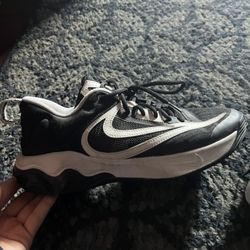 Nike Giannis Immortality – Size 8