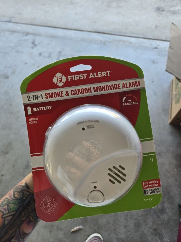 Smoke & Carbon Monoxide Alarm (First Alert) New