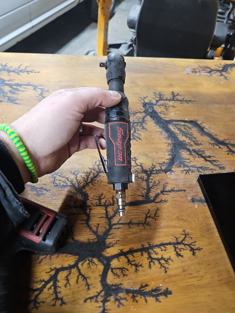 Snap On 1/4" Air Ratchet.