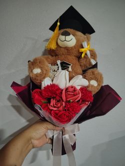 🎓 graduation bear bouquet