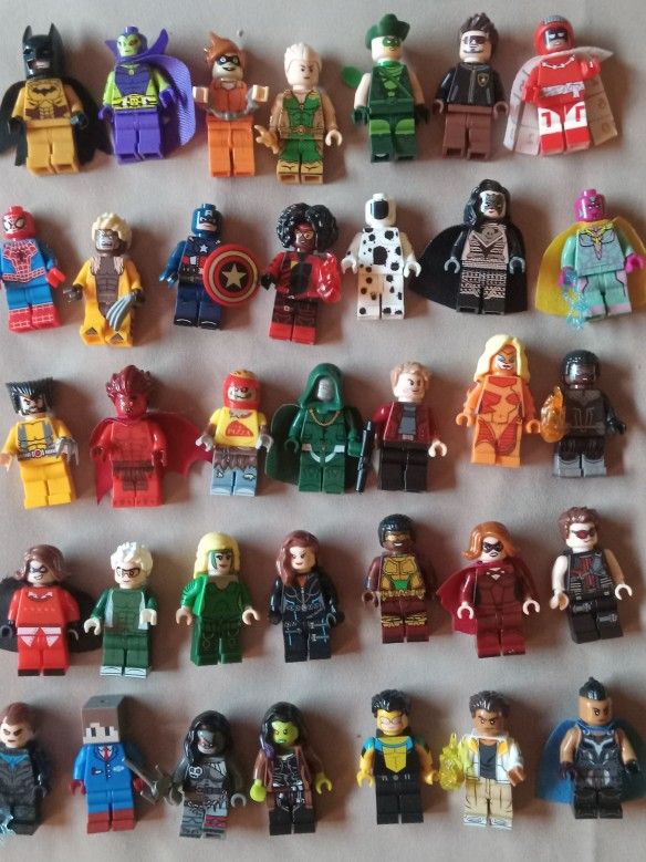 Superhero Minifigures Bundle