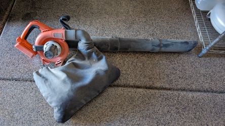Cordless leaf vacuum/blower Black and Decker