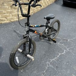 Boys 18 Inch Mongoose Switch. Great Condition, $90
