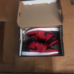 Jordan 1s Size 6y