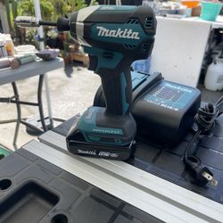 Makita 18V LXT Lithium-Ion Brushless 1/4 in. Cordless  Impact Driver 
