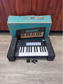 Novation Launchkey 25 MIDI Controller