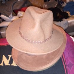 L Size. P A N T R O P I C. L I T E F E L T.