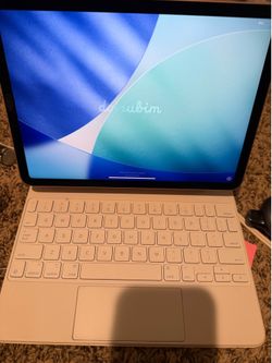 Apple iPad Air 4th Generation (Model A2316) in Rose Gold, Magic Keyboard
