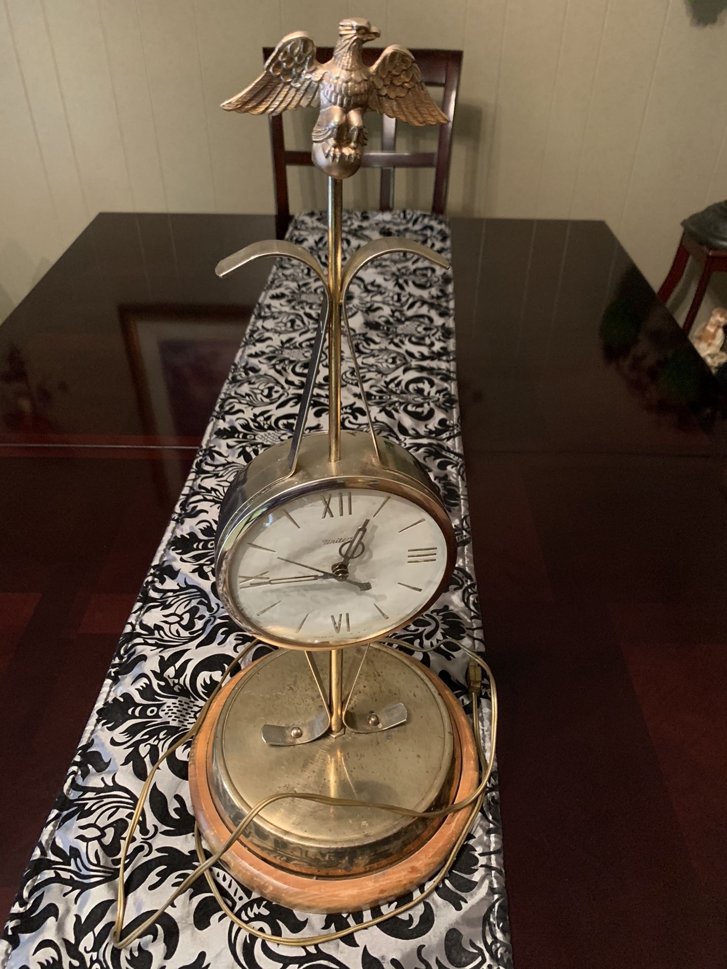 Vintage electric clock