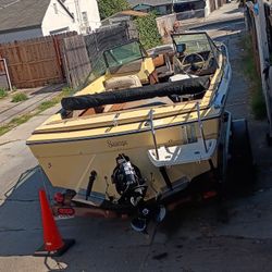 Classic Boat 🚢 Runs Good I Just Changed The Spark Plugs And Oil Ready For The Water