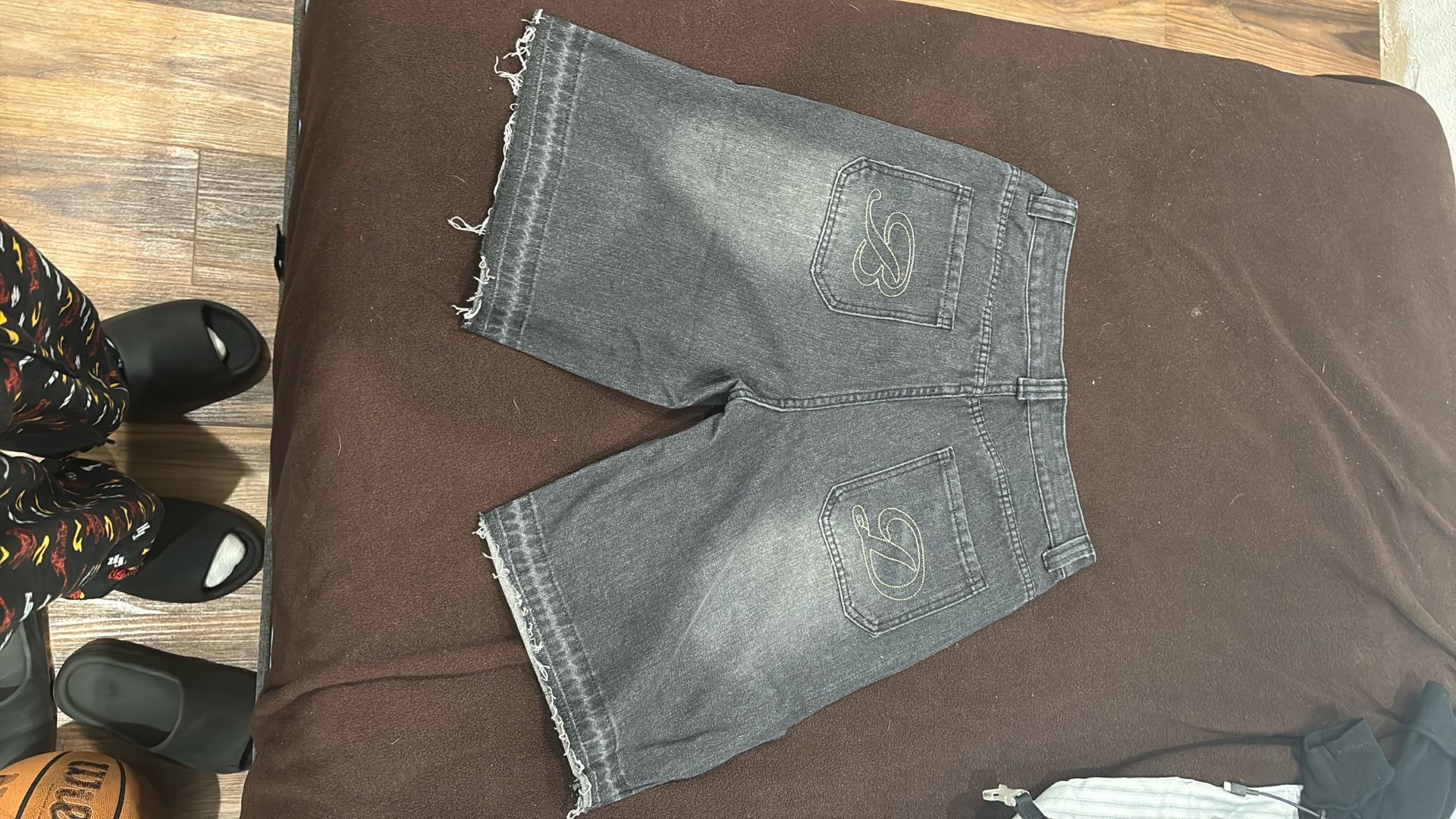 Bottega desires jorts