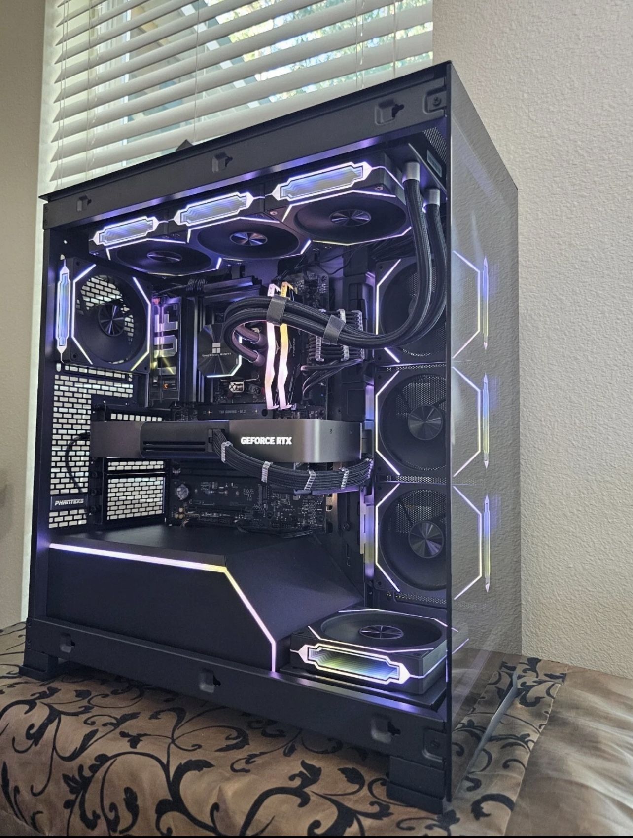 Gaming P.C Ryzen 9 9950X3D, RTX FE 5090, 64GB DDR5, 2TB NVME