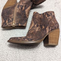 Women's Madden Girl Boots - Size 8